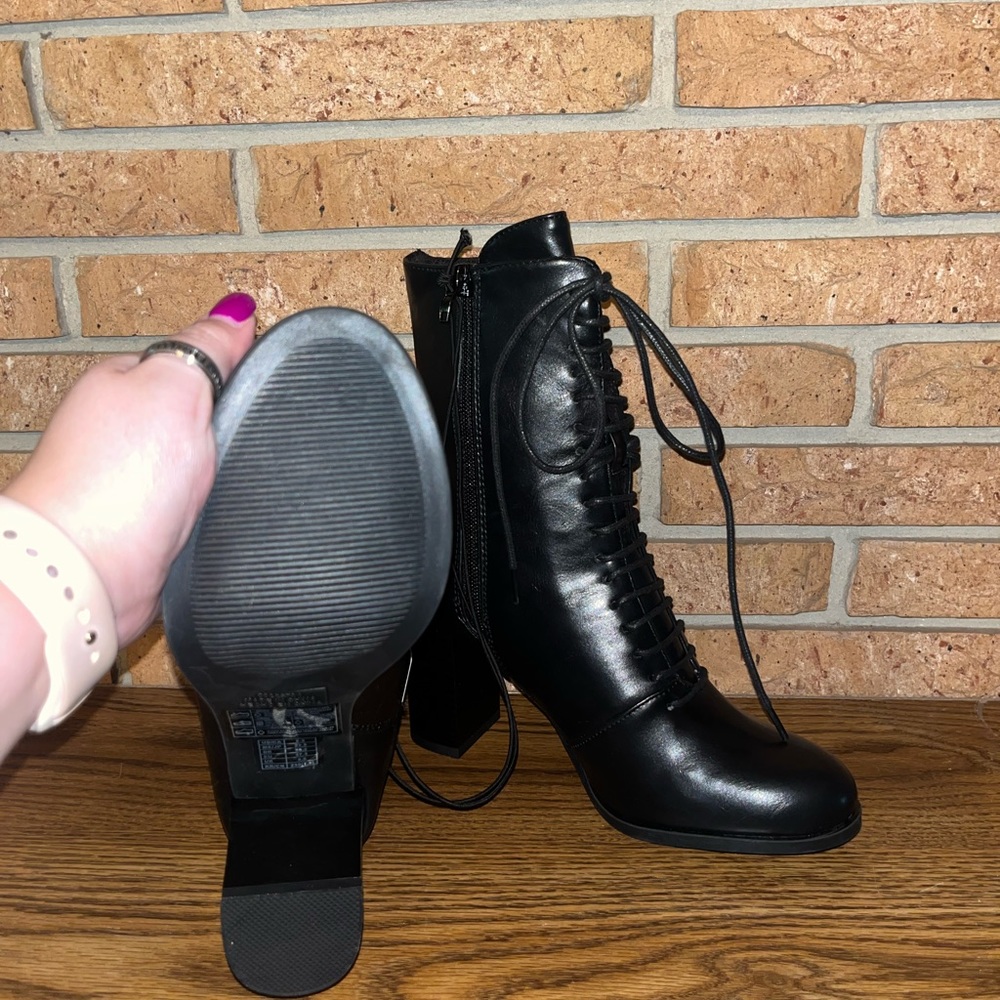 NWT NIB Forever 21 Women’s 6.5 Zip Up Heeled Boots - Picture 6 of 6